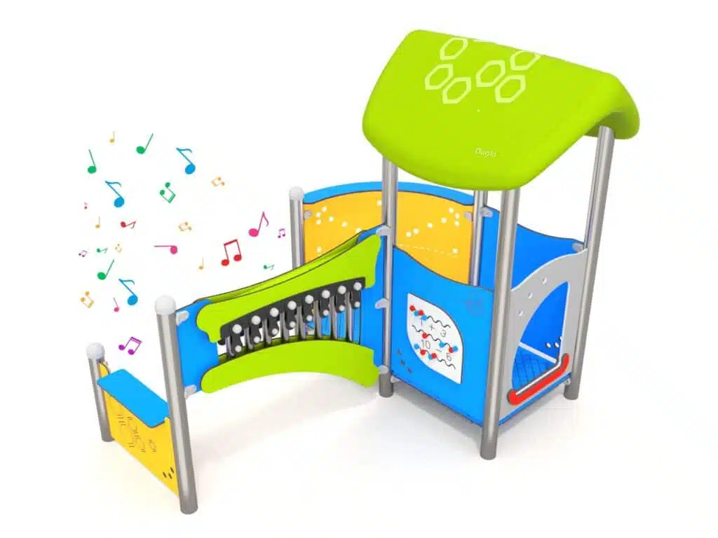 domek z instrumentem na plac zabaw