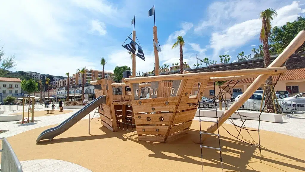 ROBINIA PLAY 8190 photo Francja Port Vendrez PRU 15